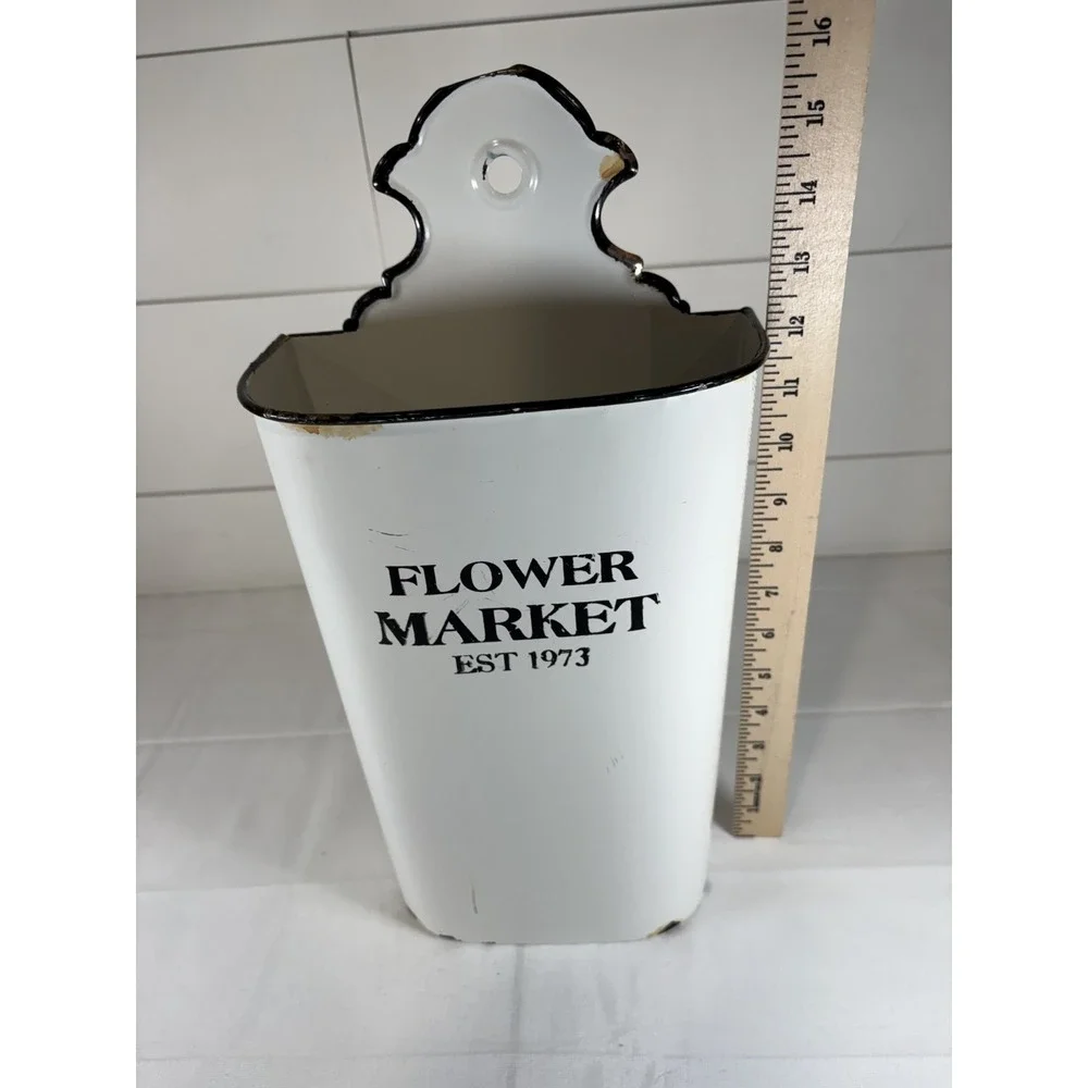 The Unbranded Brand flower market